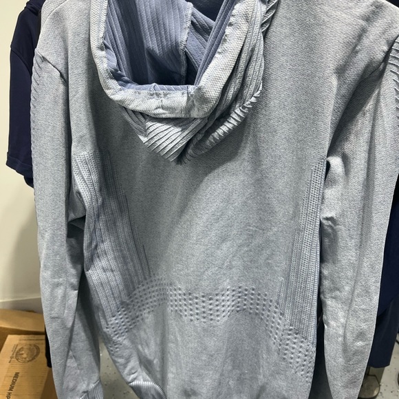 Men’s Under Armour RUSH Seamless Full-Zip Hoodie size Medium - Picture 3 of 5